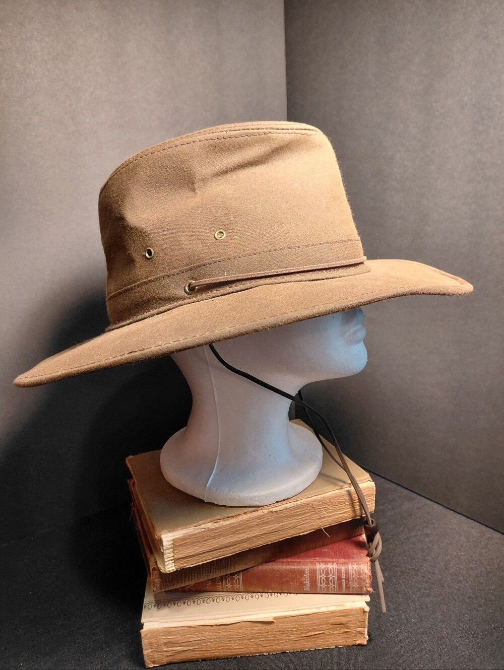 AUSSIE WALKER OILED CANVAS HAT By HENSCHEL